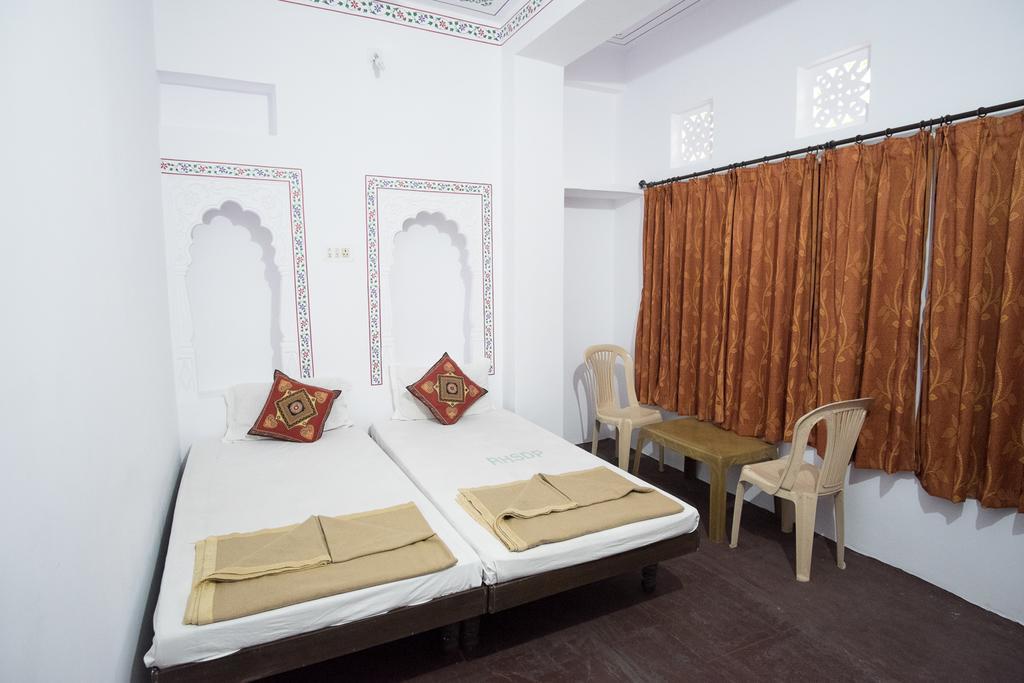 Devi Vilas Guest House Удайпур Экстерьер фото