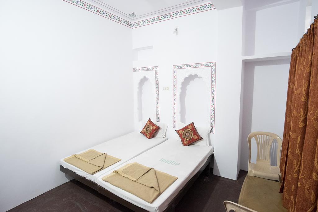 Devi Vilas Guest House Удайпур Экстерьер фото